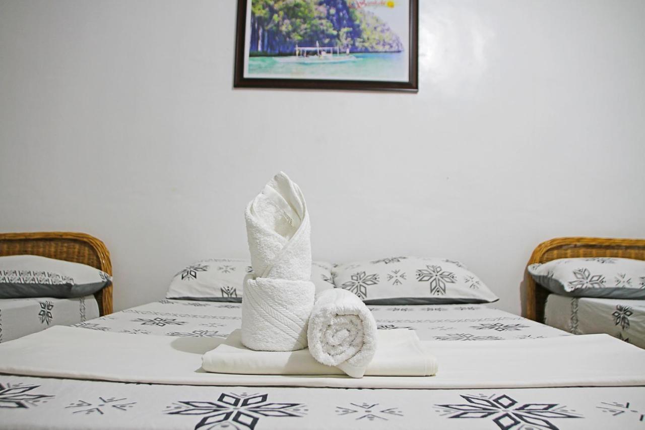 Mario'S Travellers Inn Coron Exterior photo