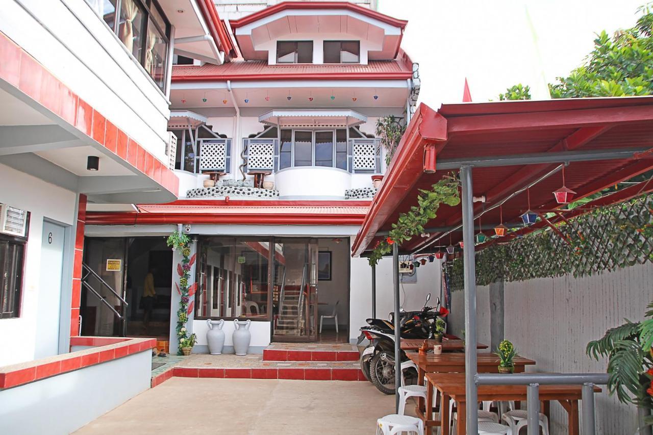 Mario'S Travellers Inn Coron Exterior photo