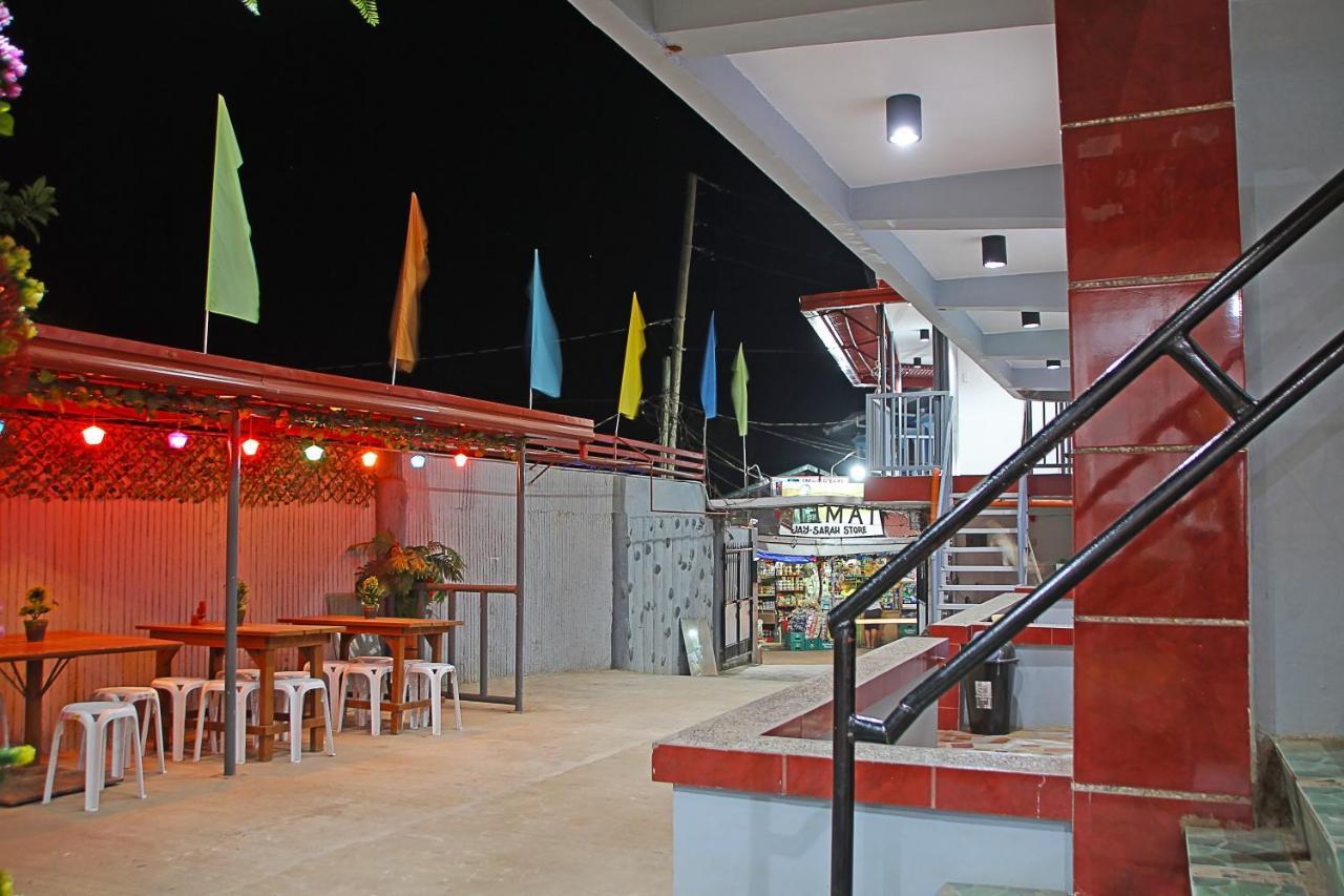 Mario'S Travellers Inn Coron Exterior photo