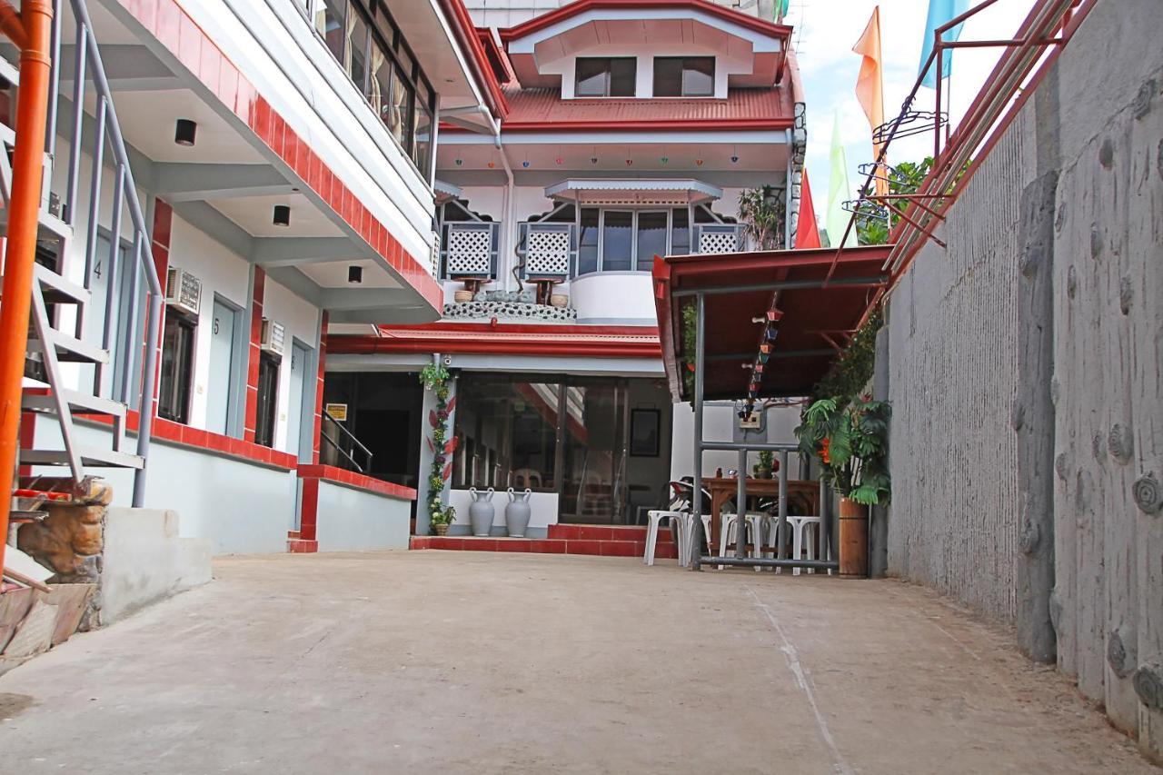 Mario'S Travellers Inn Coron Exterior photo