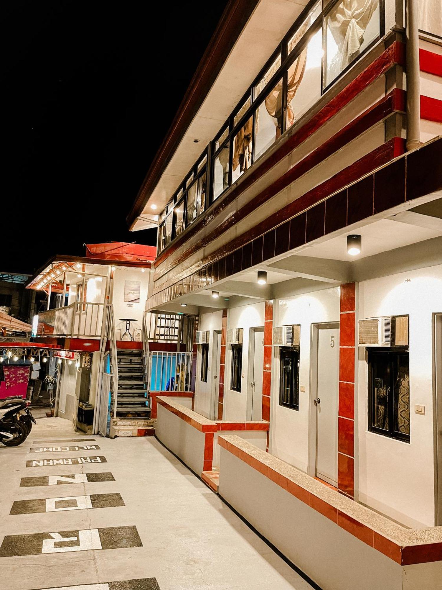 Mario'S Travellers Inn Coron Exterior photo