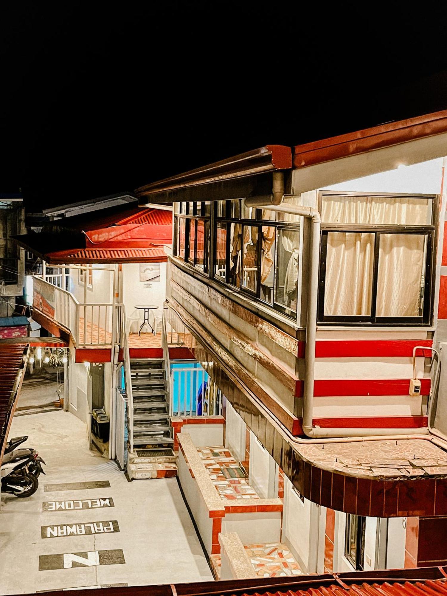 Mario'S Travellers Inn Coron Exterior photo