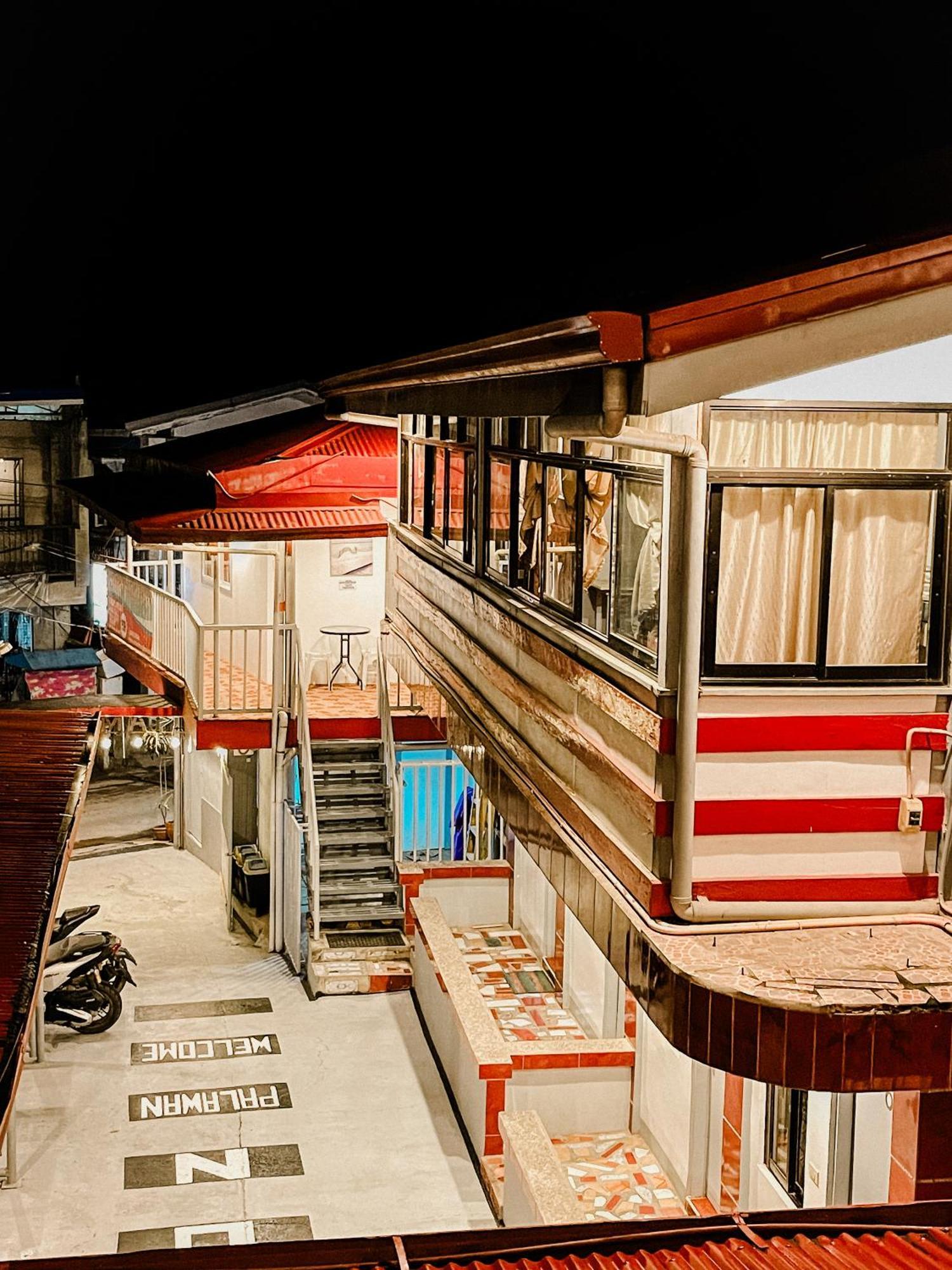 Mario'S Travellers Inn Coron Exterior photo