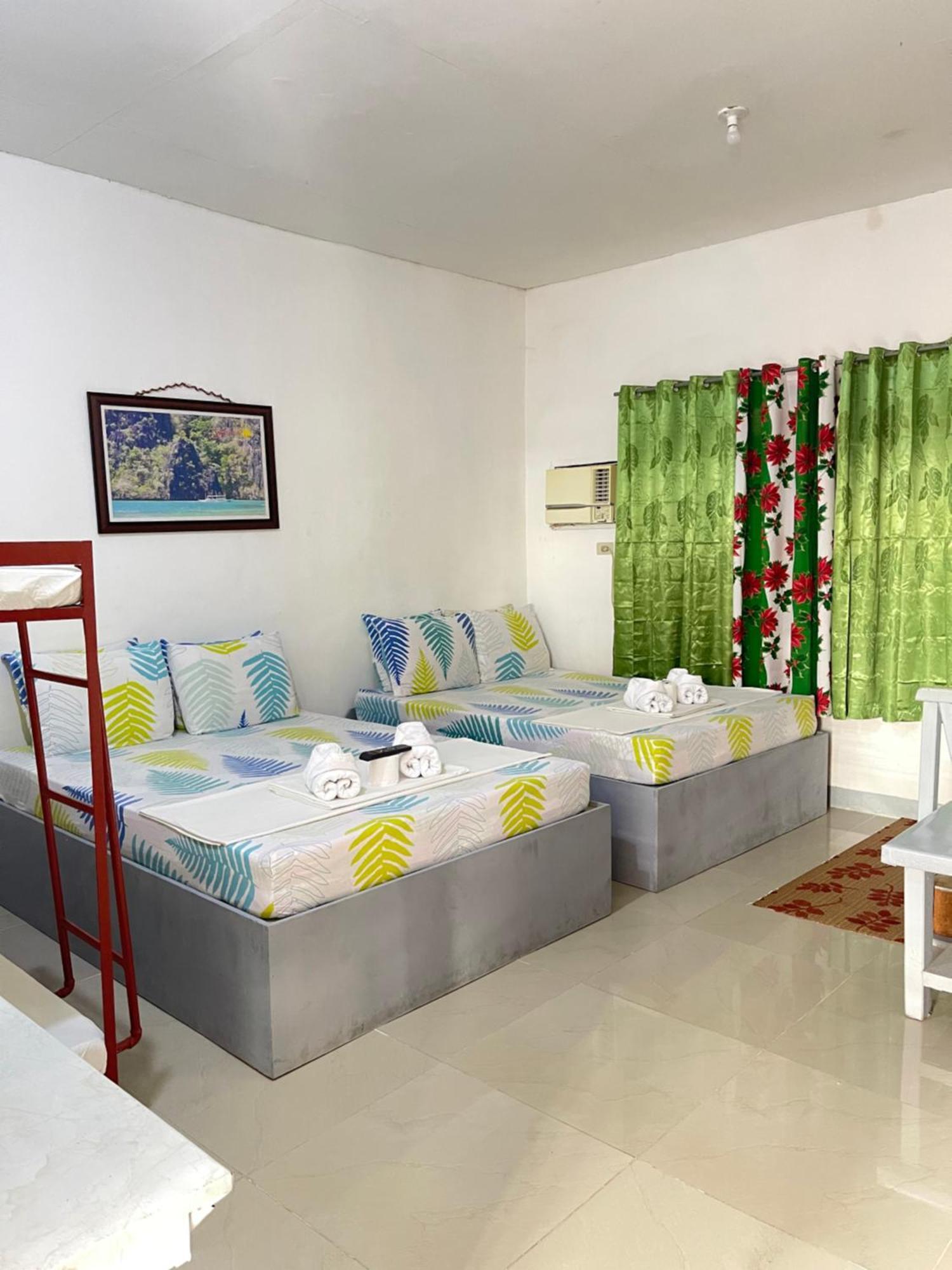 Mario'S Travellers Inn Coron Exterior photo