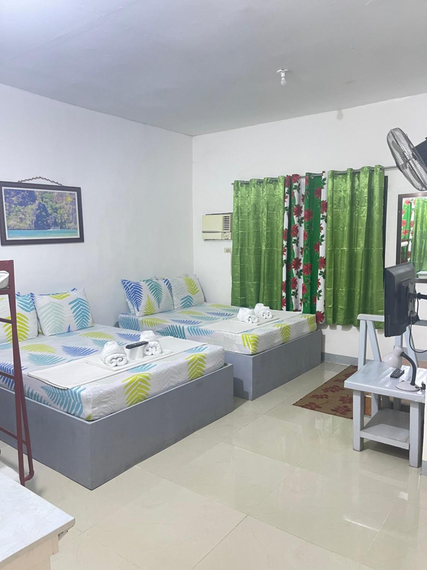 Mario'S Travellers Inn Coron Exterior photo